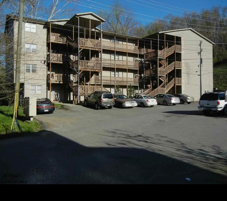 Brook Creek Apartments in Morgantown, WV - Building Photo