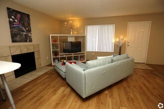 Toscana in Arvada, CO - Foto de edificio - Interior Photo