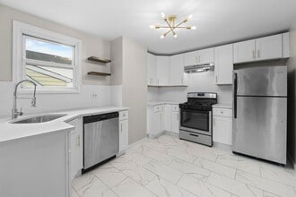 173 MALLORY Ave in Jersey City, NJ - Building Photo - Building Photo