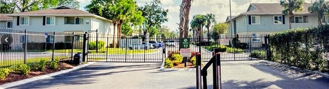 223 Red Cedar Pl in Brandon, FL - Building Photo - Building Photo