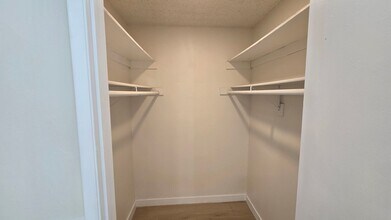 13347 Victory Blvd in Los Angeles, CA - Building Photo - Building Photo