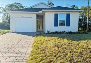 3035 Harvard Cir in La Belle, FL - Building Photo