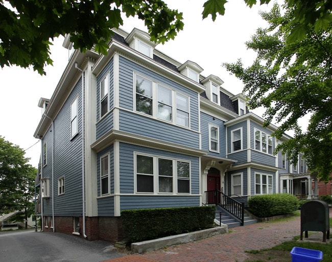 47-49 Deering St in Portland, ME - Foto de edificio - Building Photo