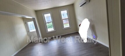 37 E Pottsville St in Pine Grove, PA - Building Photo - Building Photo