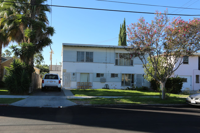 1324 Orange Grove Ave in Glendale, CA - Foto de edificio - Building Photo