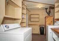 215 W John St photo'