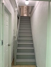 1 Wheatley Rd, Unit A in Glen Head, NY - Foto de edificio - Building Photo