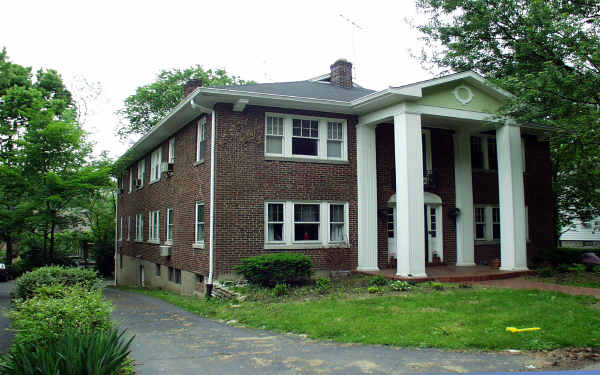 1009 Jackson Rd in Park Hills, KY - Foto de edificio