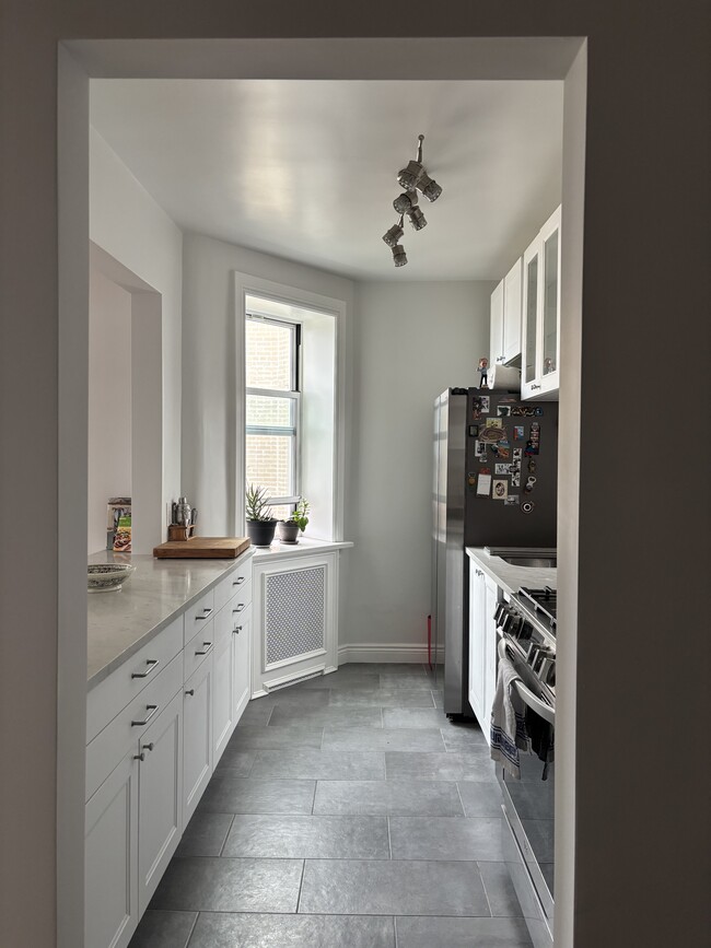4116 47th Ave in Sunnyside, NY - Building Photo - Building Photo