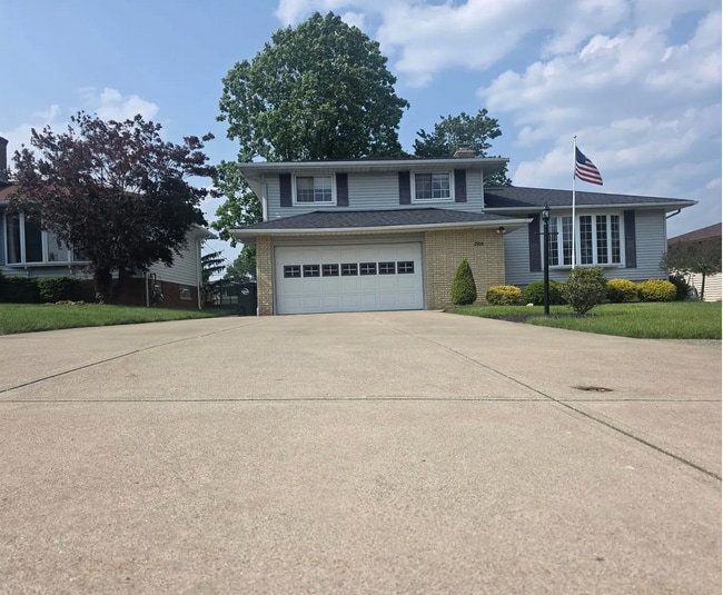 property at 2908 Bowmen Ln
