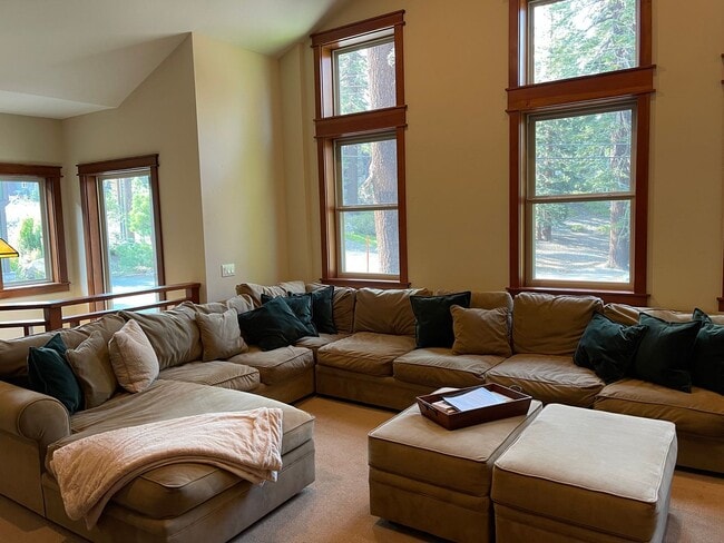 125 Davison Rd in Mammoth Lakes, CA - Building Photo - Building Photo