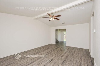 5905 Oak Hill Rd in Watauga, TX - Foto de edificio - Building Photo