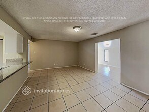 4815 W Gardenia Ave in Glendale, AZ - Foto de edificio - Building Photo