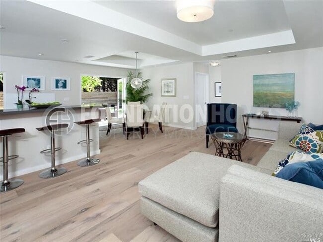 6 Juno Rd in Tiburon, CA - Building Photo - Building Photo
