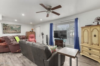 12228 N Hacienda Dr in Sun City, AZ - Building Photo - Building Photo