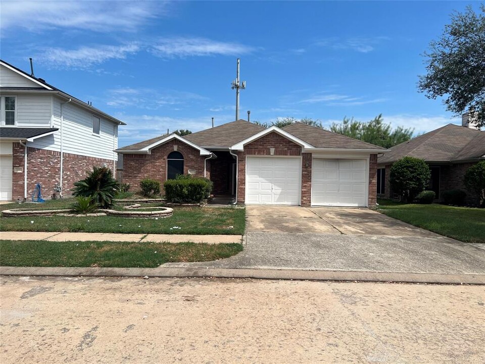 19210 Hopeview Ct in Katy, TX - Building Photo