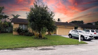 9820 NW 24th St in Coral Springs, FL - Building Photo
