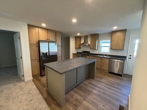1512 Agape Way in Grants Pass, OR - Building Photo - Building Photo