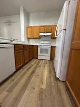 1317-1332 Hillwood Blvd in Pewaukee, WI - Building Photo - Building Photo