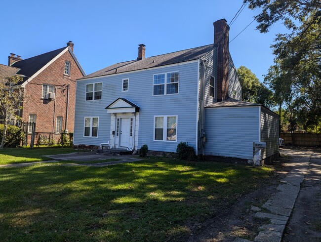 527 Savannah Hwy, Unit B - Upstairs