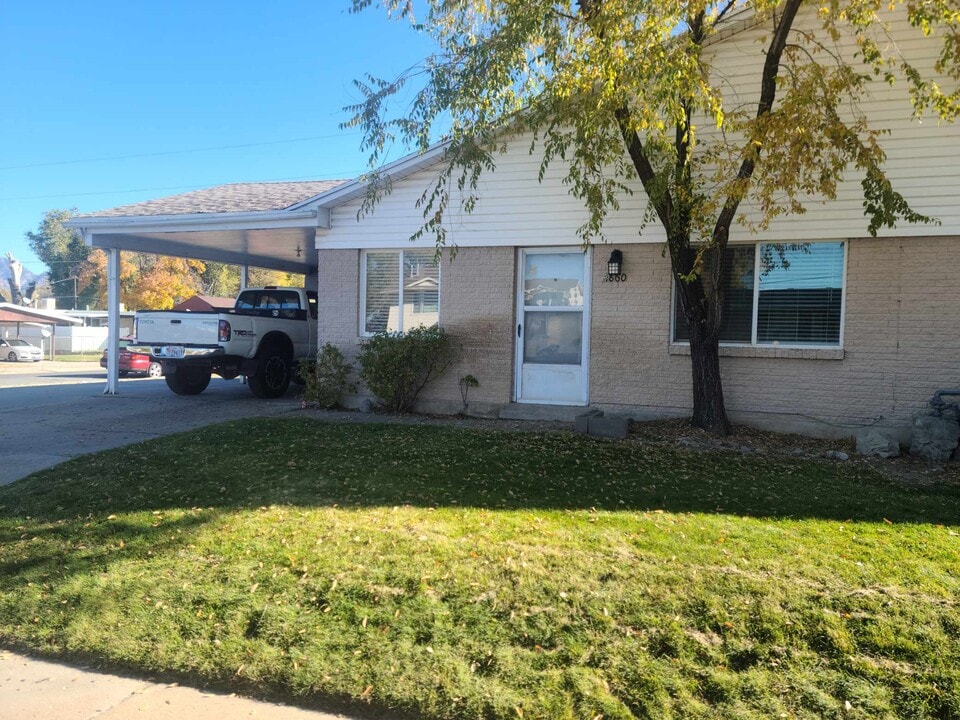 4860 S 250 W, Unit 2 Bed 1 Bath in Ogden, UT - Building Photo