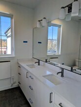 35 2nd Ave SE in Issaquah, WA - Foto de edificio - Building Photo