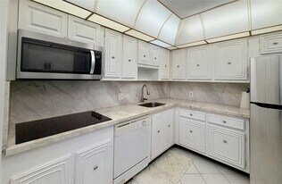 2601 S Course Dr in Pompano Beach, FL - Building Photo