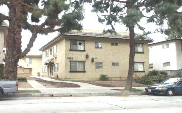 7652 Pickering Ave in Whittier, CA - Building Photo