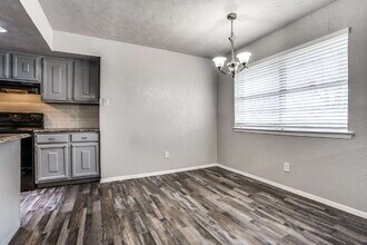 525 David Dr in Grand Prairie, TX - Building Photo - Building Photo