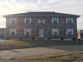 513 Cantebury Dr, Unit B in Warrensburg, MO - Building Photo