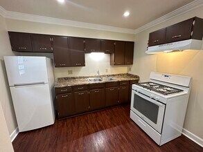 4 E Van Buren in Oswego, IL - Building Photo - Building Photo