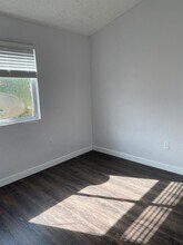 6215 SW Kendale Lakes Cir in Miami, FL - Building Photo - Building Photo