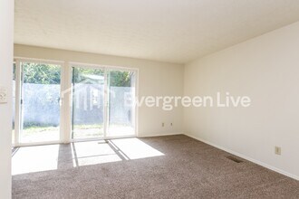 7761 Mt Hood in Dayton, OH - Building Photo - Building Photo