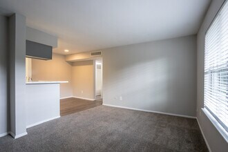 Grand at Westchase in Houston, TX - Foto de edificio - Building Photo