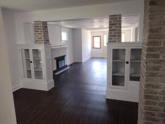 337 W South St, Unit Lower