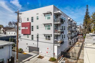 Lavender Courtyard in Sacramento, CA - Building Photo - Building Photo