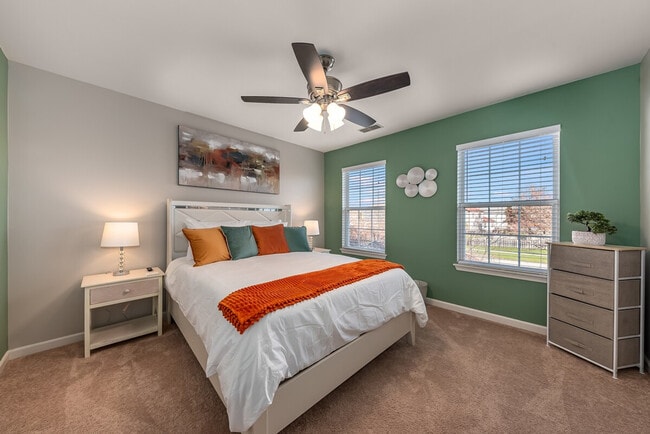 2484 Warm Springs Ln in Naperville, IL - Building Photo - Building Photo
