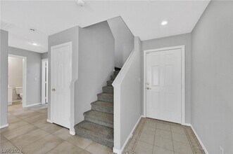 340 Silverado Pines Ave in Las Vegas, NV - Building Photo - Building Photo