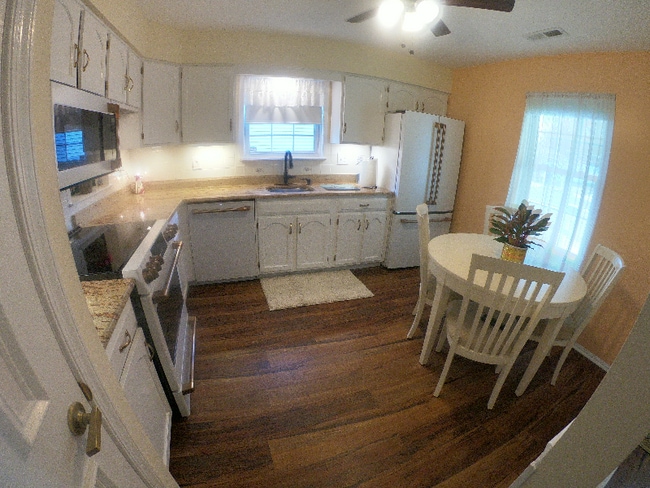 8 White Stone Ct in Mount Laurel, NJ - Building Photo - Building Photo