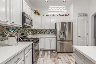 8434 N Sunny Rock Ridge Dr in Tucson, AZ - Foto de edificio - Building Photo