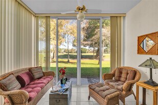 21656 Juego Cir in Boca Raton, FL - Building Photo