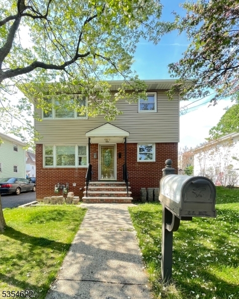 property at 331 Boxwood Ct