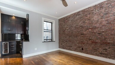 290 W 12th St in New York, NY - Building Photo - Building Photo