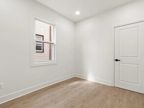 99 Russell St in Clifton, NJ - Foto de edificio - Building Photo