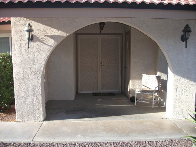 49181 Eisenhower Dr in Indio, CA - Building Photo - Building Photo