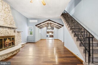 2430 E Somerset St in Philadelphia, PA - Building Photo - Building Photo