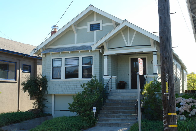 4412 Webster St in Oakland, CA - Building Photo - Building Photo