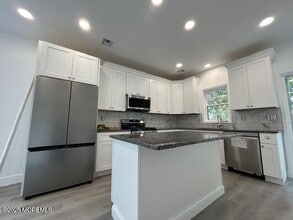 43 Salem Pl in Cliffwood, NJ - Building Photo - Building Photo