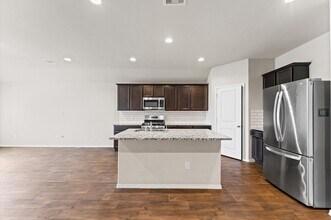 919 Bright Lotus Ln in Arcola, TX - Foto de edificio - Building Photo