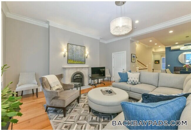 214 Beacon St, Unit 3 in Boston, MA - Building Photo - Building Photo